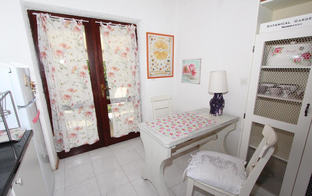 Apartments Apollonio Rovinj Exterior photo